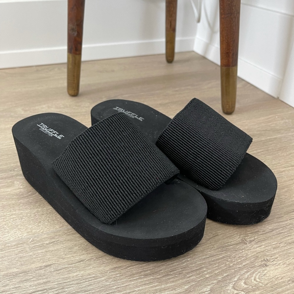 Chunky 90s style Platform Sandals
